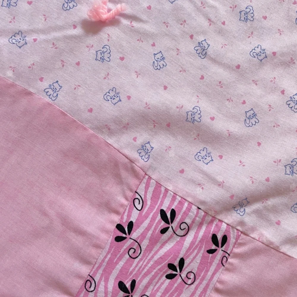 Handmade pink white kittens kitty cat flowers hearts patchwork quilt 72” x 53”